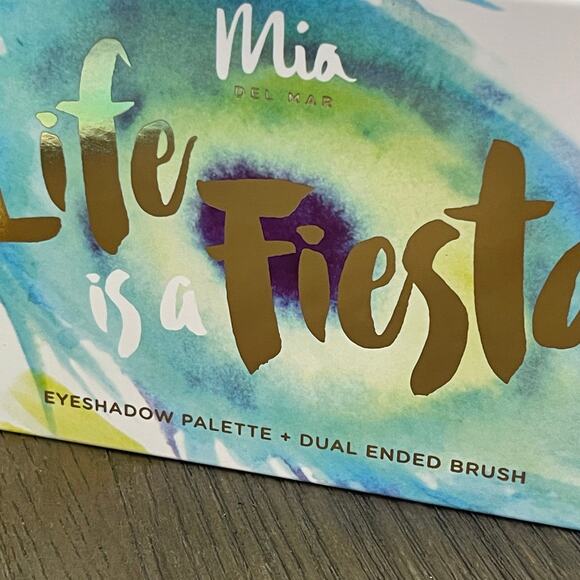 Mia Del Mar 3-piece Bundle Facewash Eye Patches Eyeshadow Pallette - Picture 4 of 8